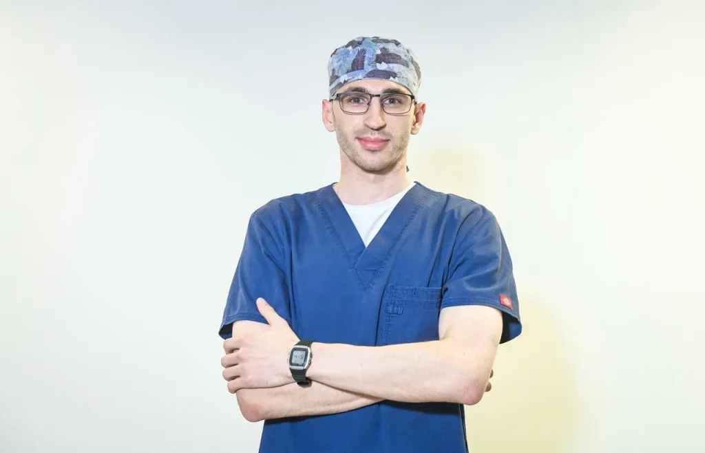 kotov-denis-dmitrievich-veterinarnyy-vrach-terapevt-1024x658 Котов Денис Дмитриевич